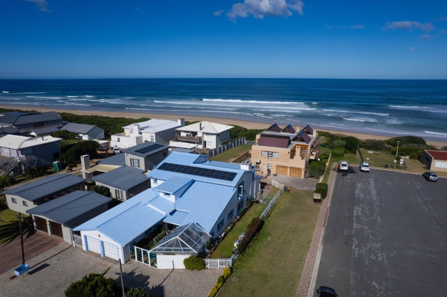 4 Bedroom Property for Sale in Outeniqua Strand Western Cape